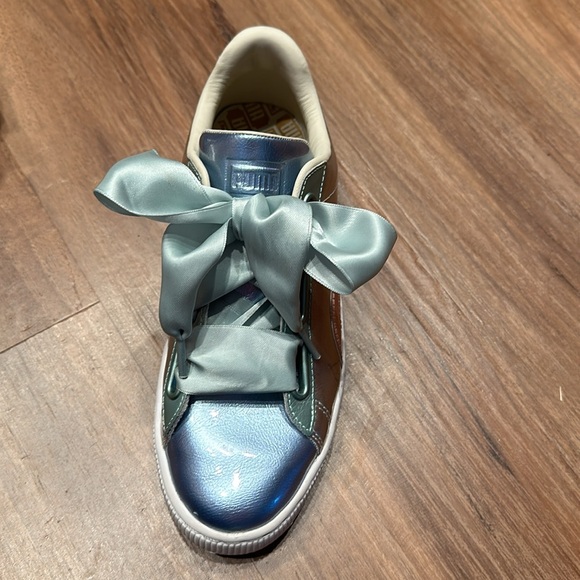 Adorable updated Puma sneaker size 8.5 - Picture 4 of 4